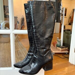 Snakeskin black boots